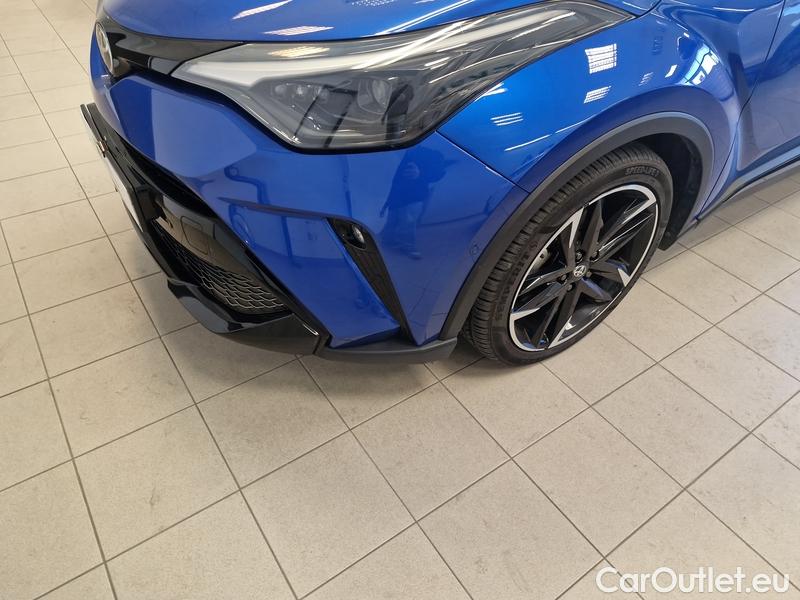  Toyota  C-HR  (2017) CHR 2.0HEV  eNCVT GR Sport 5d #2