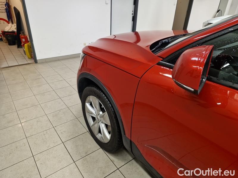  Volvo  XC 40  (2017->) XC40 B3 CORE AT 5d #17