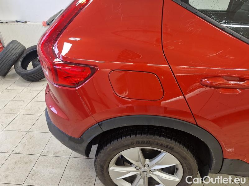  Volvo  XC 40  (2017->) XC40 B3 CORE AT 5d #10