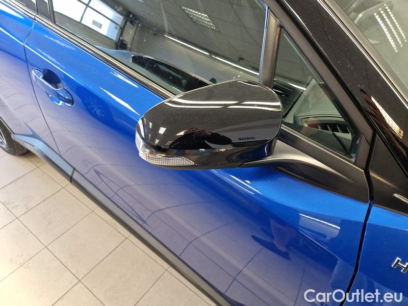 Toyota  C-HR  (2017) CHR 2.0HEV  eNCVT GR Sport 5d #6