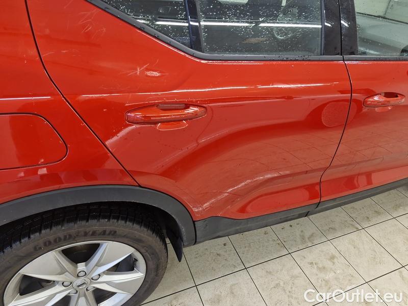  Volvo  XC 40  (2017->) XC40 B3 CORE AT 5d #9