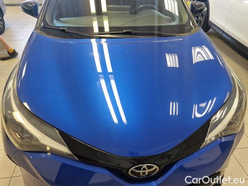  Toyota  C-HR  (2017) CHR 2.0HEV  eNCVT GR Sport 5d #1