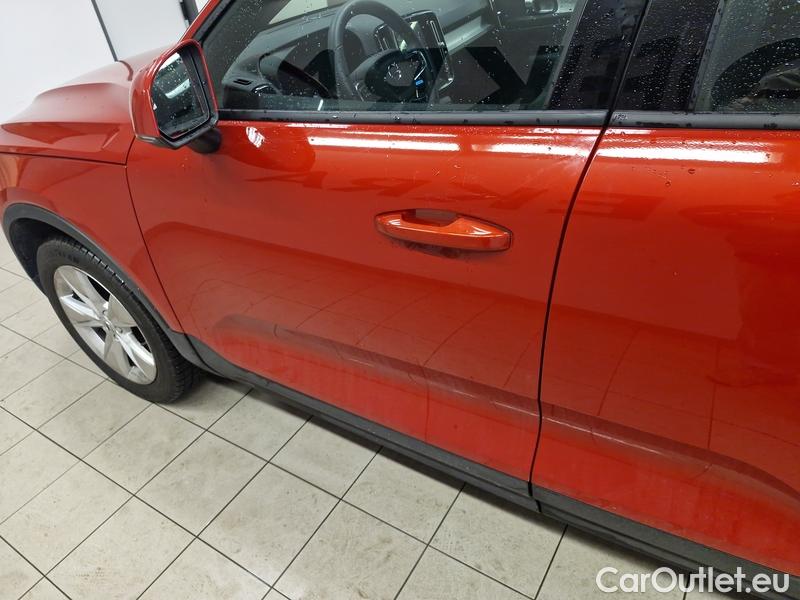  Volvo  XC 40  (2017->) XC40 B3 CORE AT 5d #16