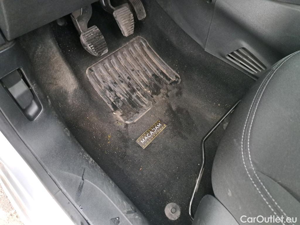  Peugeot  208  Affaire Premium 1.6 HDi 100CV BVM5 E6 #1