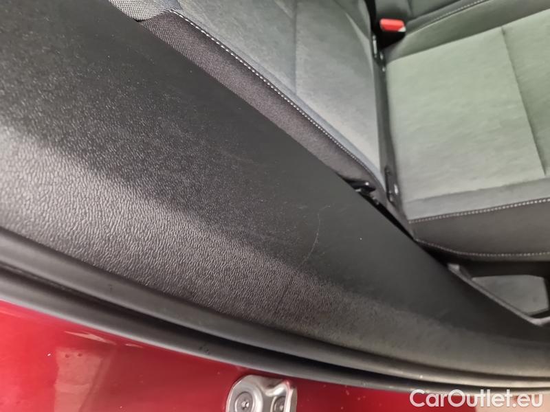  Volvo  XC 40  (2017->) XC40 B3 CORE AT 5d #13