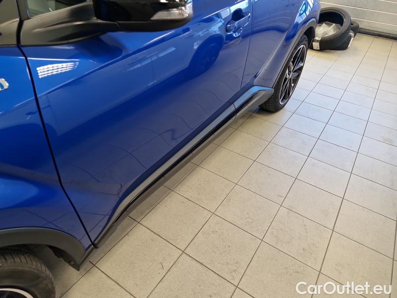  Toyota  C-HR  (2017) CHR 2.0HEV  eNCVT GR Sport 5d #24