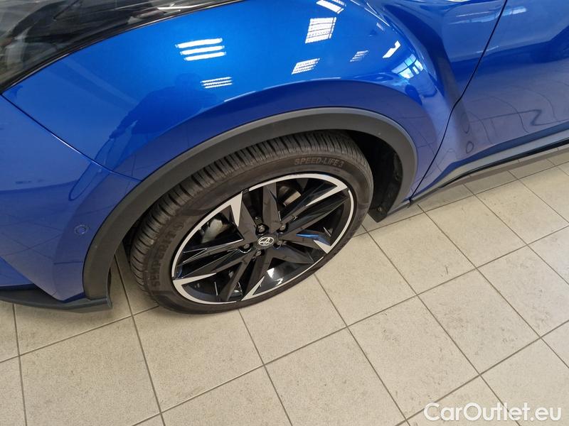  Toyota  C-HR  (2017) CHR 2.0HEV  eNCVT GR Sport 5d #25