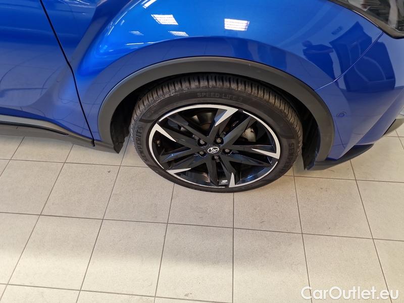  Toyota  C-HR  (2017) CHR 2.0HEV  eNCVT GR Sport 5d #5