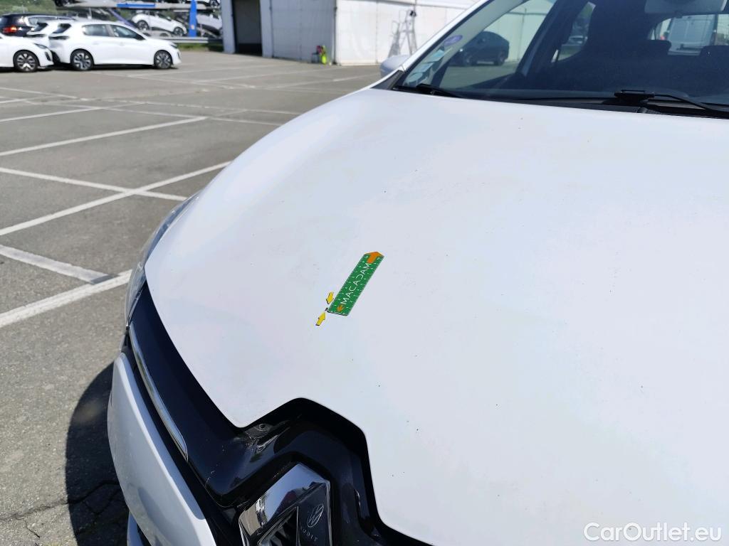  Renault  Clio  IV Business 0.9 TCe 90CV BVM5 E6 #1