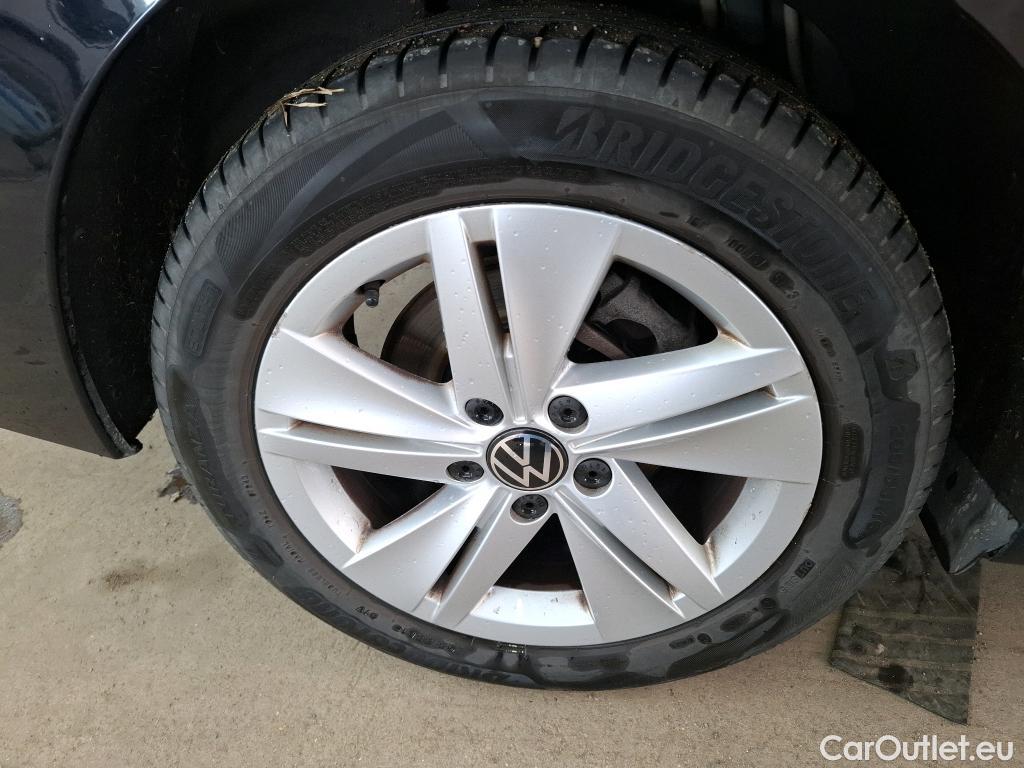  Volkswagen  Golf  VOLKSWAGEN SW / 2020 / 5P / Break 1.5 eTSI OPF 130 DSG7 Life Business #37