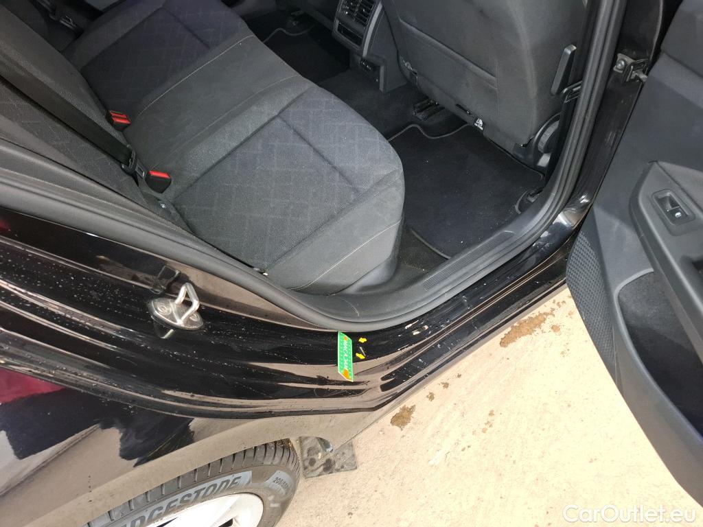  Volkswagen  Golf  VOLKSWAGEN SW / 2020 / 5P / Break 1.5 eTSI OPF 130 DSG7 Life Business #23