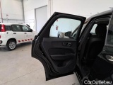  Volvo  XC60 VOLVO  / 2017 / 5P / SUV D4 AWD GEARTR. BUSINESS #137