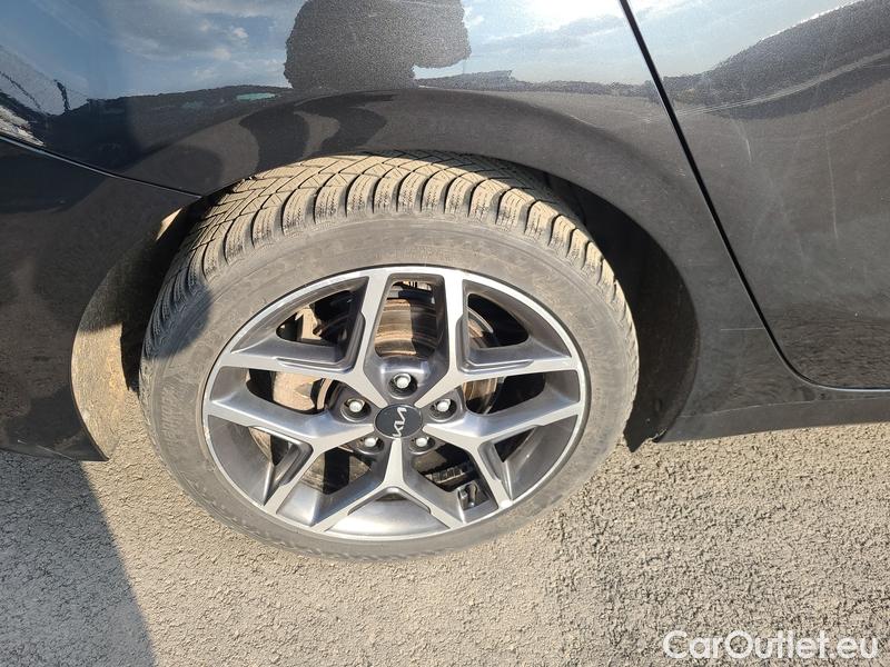  KIA  Cee'd  Sporty Wagon (2012) Ceed SW 1.5 T-GDI 118 Top AT #13