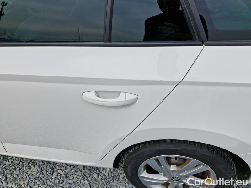  Skoda  Fabia  Combi (2015) Com.1.0TSI 70 Ambition AT #8