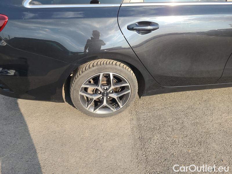  KIA  Cee'd  Sporty Wagon (2012) Ceed SW 1.5 T-GDI 118 Top AT #12