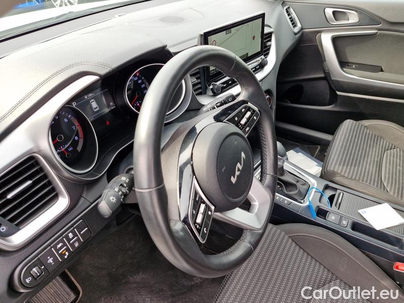  KIA  Cee'd Ceed Sportswagon (2018->) Ceed SW 1.5 T-GDI 118 Top AT #13