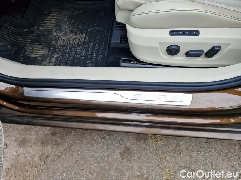  Skoda  Superb  Combi (3T5)(2010) Sup.C.FL2.0TDI 110 Style AT #4