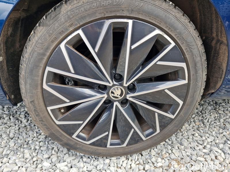  Skoda  Superb  Combi (3V5)(2015) Supe.2.0TDI 147 L&K Combi Aut #10