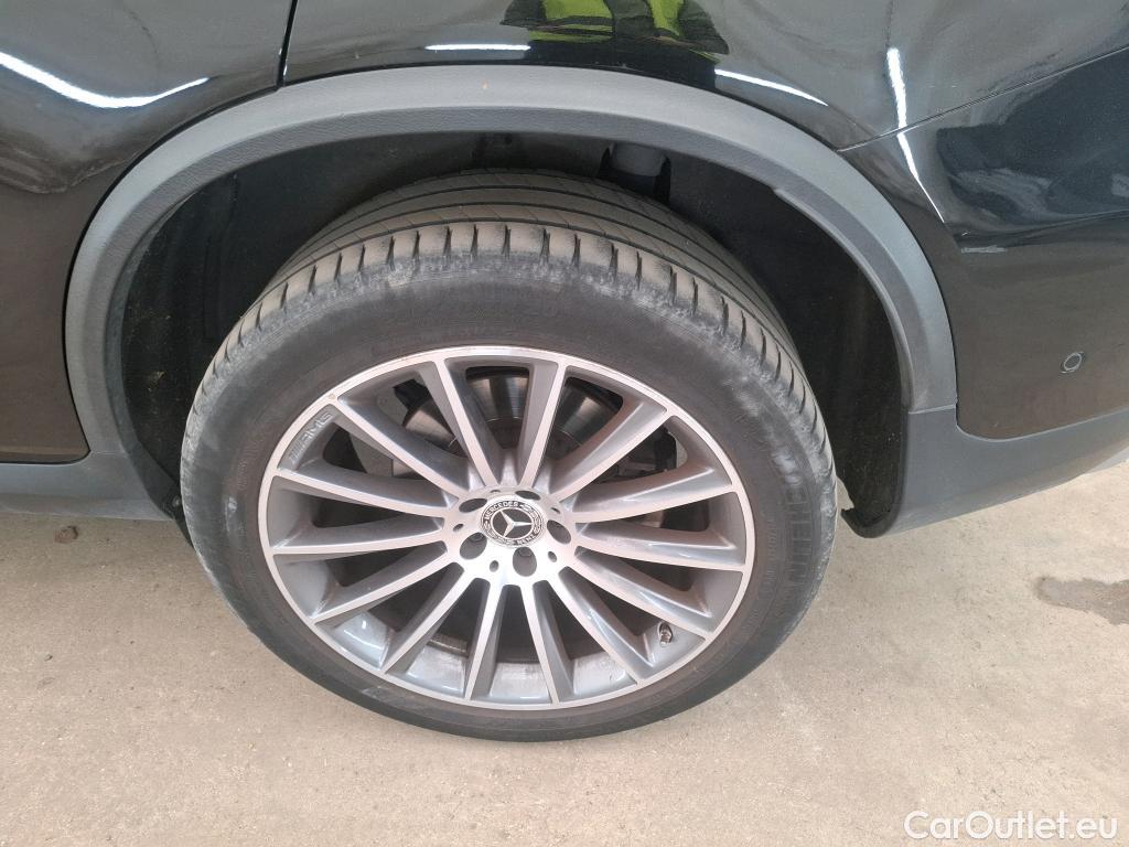  Mercedes  G-Klasee MERCEDES-BENZ GLC Coupe / 2019 / 5P / Coupé GLC 300 e AMG Line 4Matic #34
