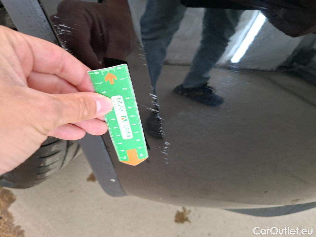  Tesla  Model Y TESLA  / 2020 / 5P / SUV Grande Autonomie RWD #8