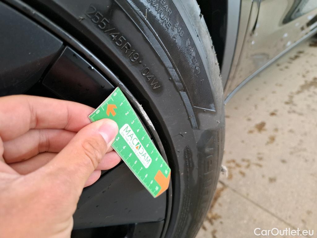  Tesla  Model Y TESLA  / 2020 / 5P / SUV Grande Autonomie RWD #25