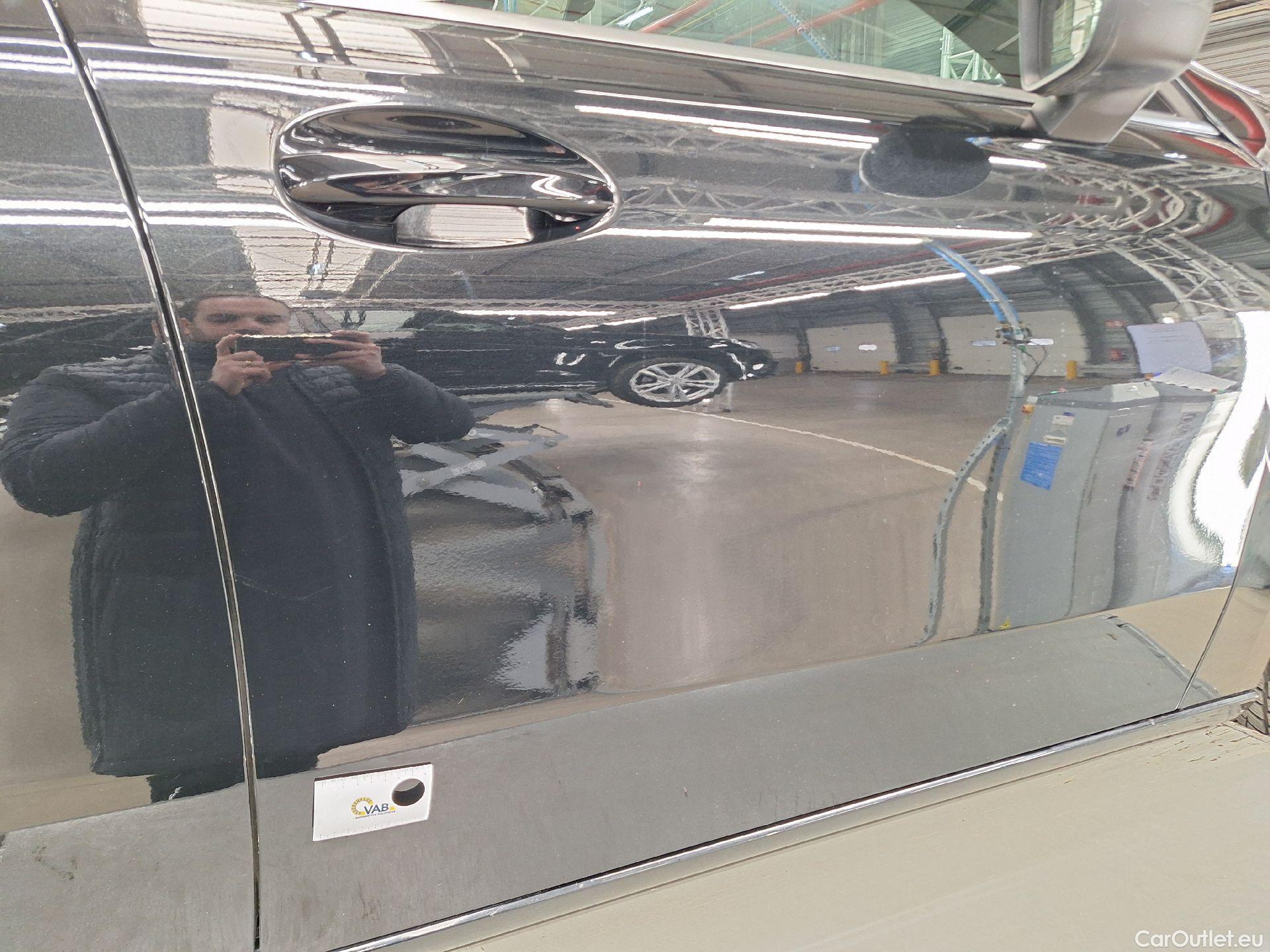  Mercedes  A-Klasse Mercedes, A-Class Berline '18, Mercedes-Benz  Limousine A 180 Aut. 4d #41