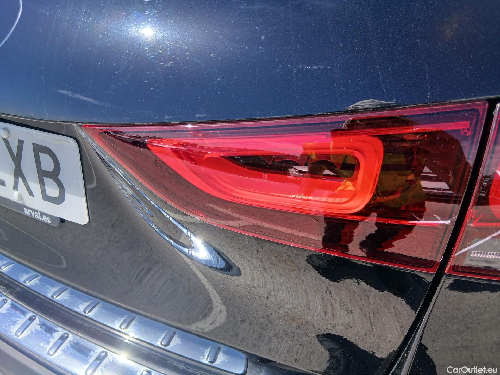  Mercedes  GLA MERCEDES-BENZ  / 2020 / 5P / todoterreno  250 e #24