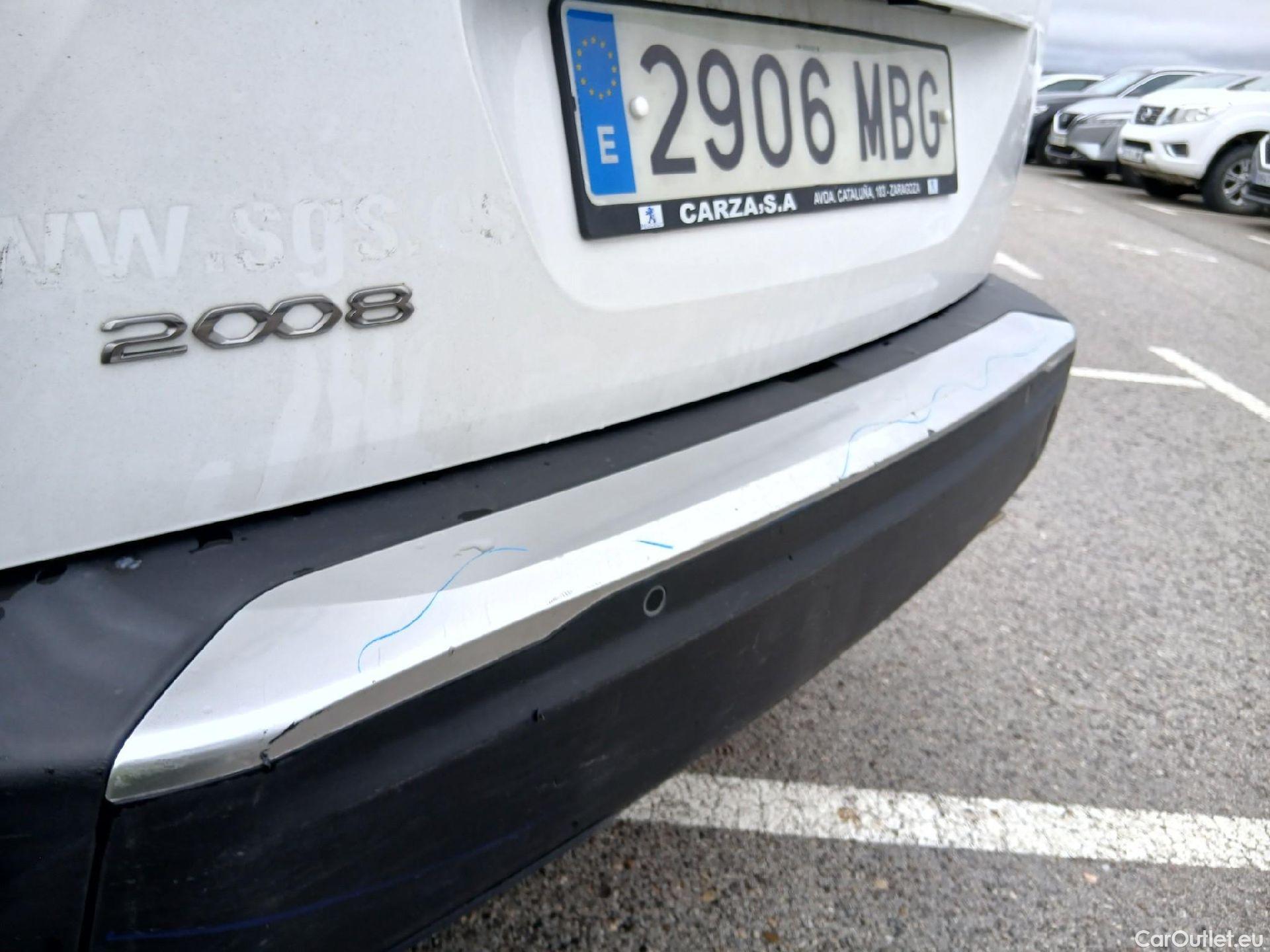  Peugeot  2008 PEUGEOT  / 2019 / 5P / todoterreno Allure BlueHDI 81kW (110CV) #42
