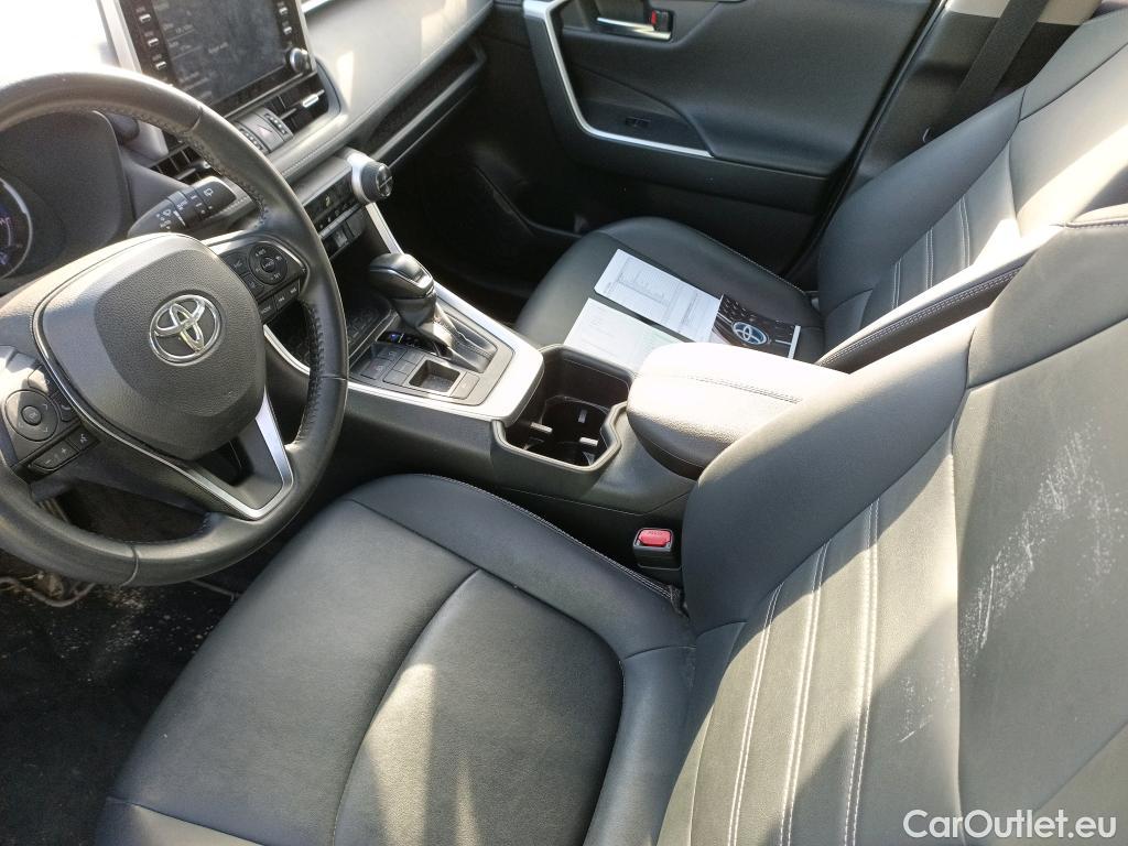  Toyota  RAV4 TOYOTA  / 2018 / 5P / todoterreno 2.5l 220H Advance #37