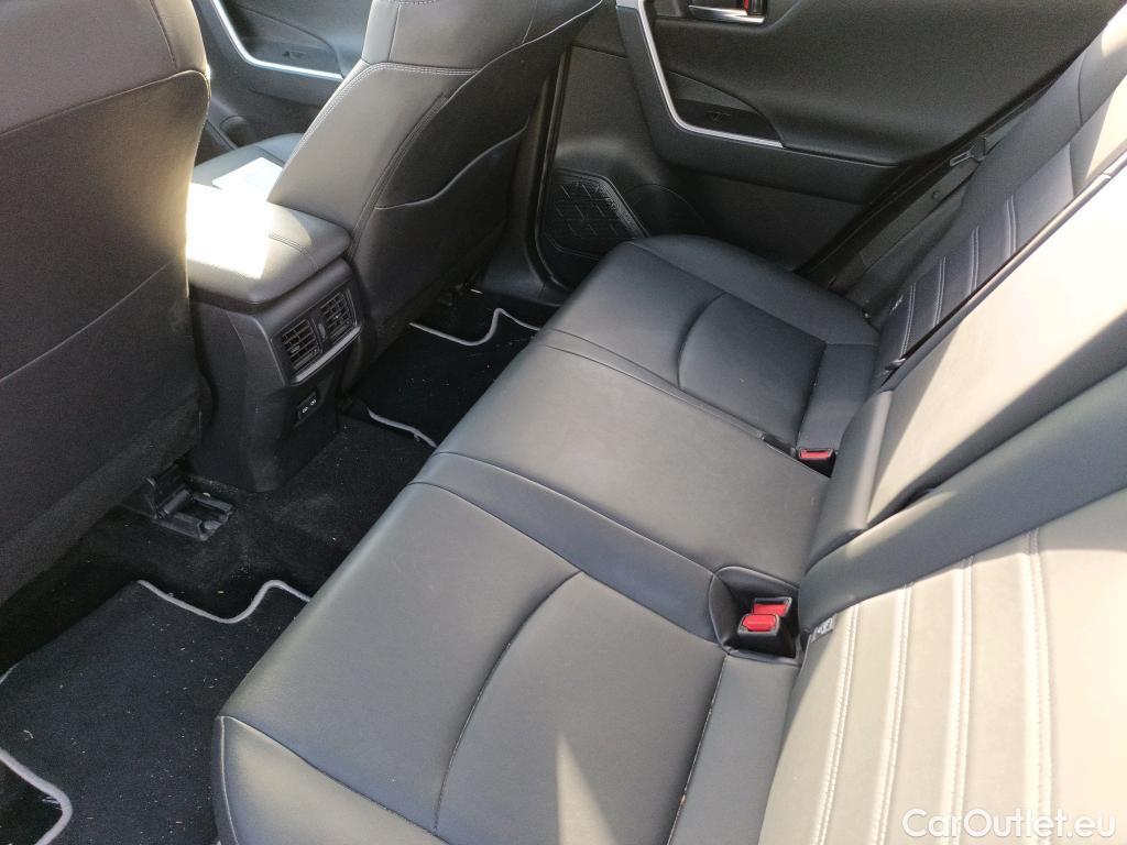  Toyota  RAV4 TOYOTA  / 2018 / 5P / todoterreno 2.5l 220H Advance #38