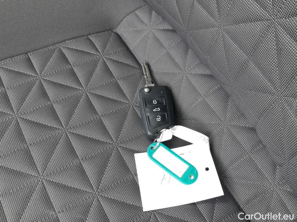  Volkswagen  Tiguan  Life 2.0 TDI 120CV MT6 E6d #2