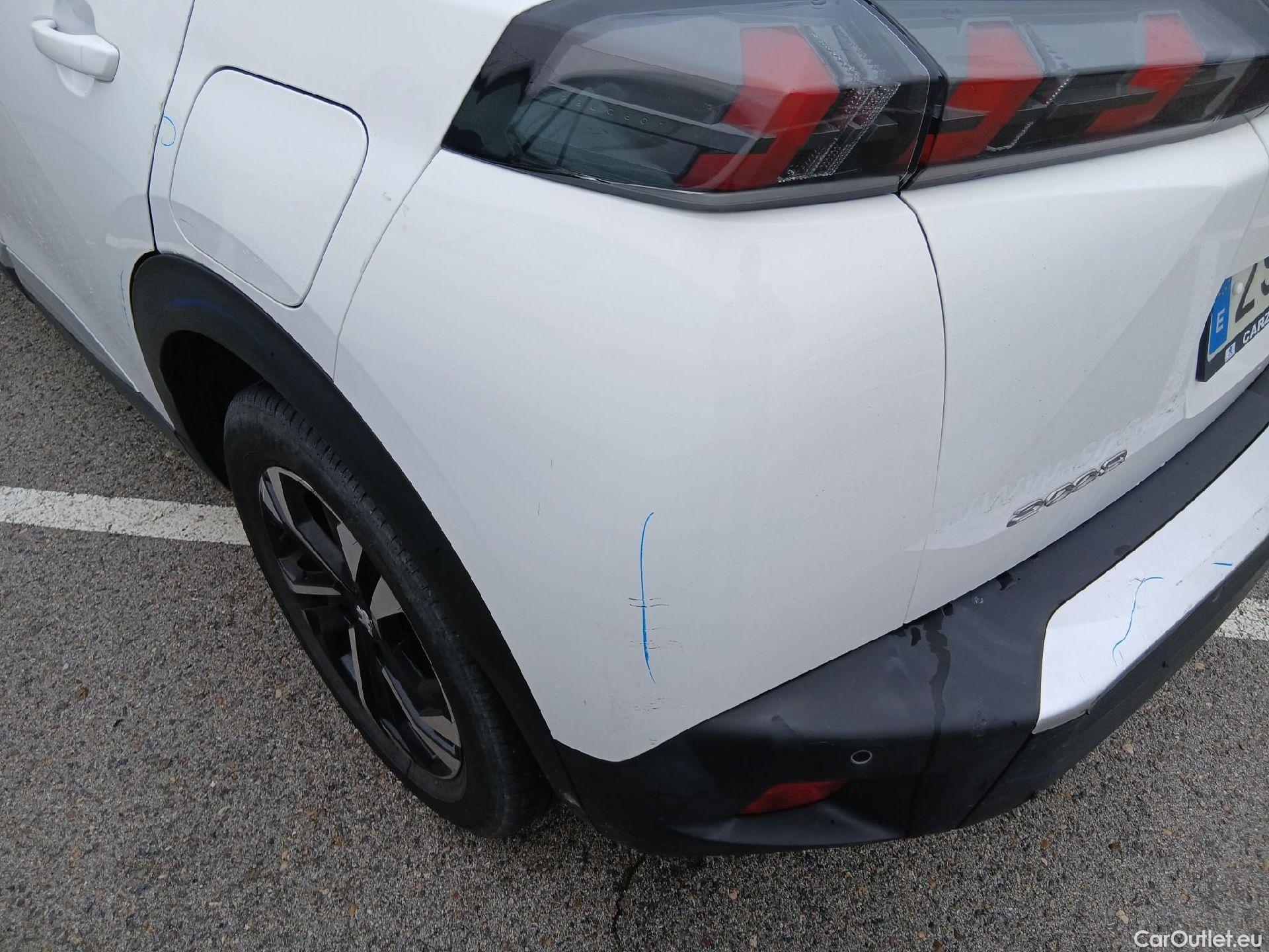  Peugeot  2008 PEUGEOT  / 2019 / 5P / todoterreno Allure BlueHDI 81kW (110CV) #37