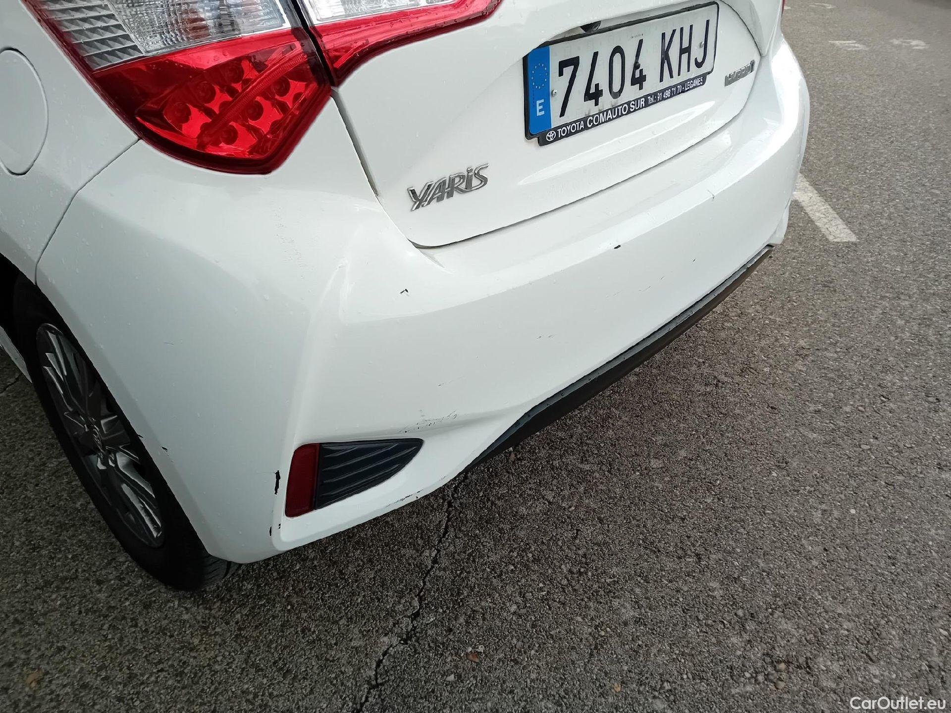  Toyota  Yaris TOYOTA  5p 3G berlina con portón 1.5 Hybrid Active #17