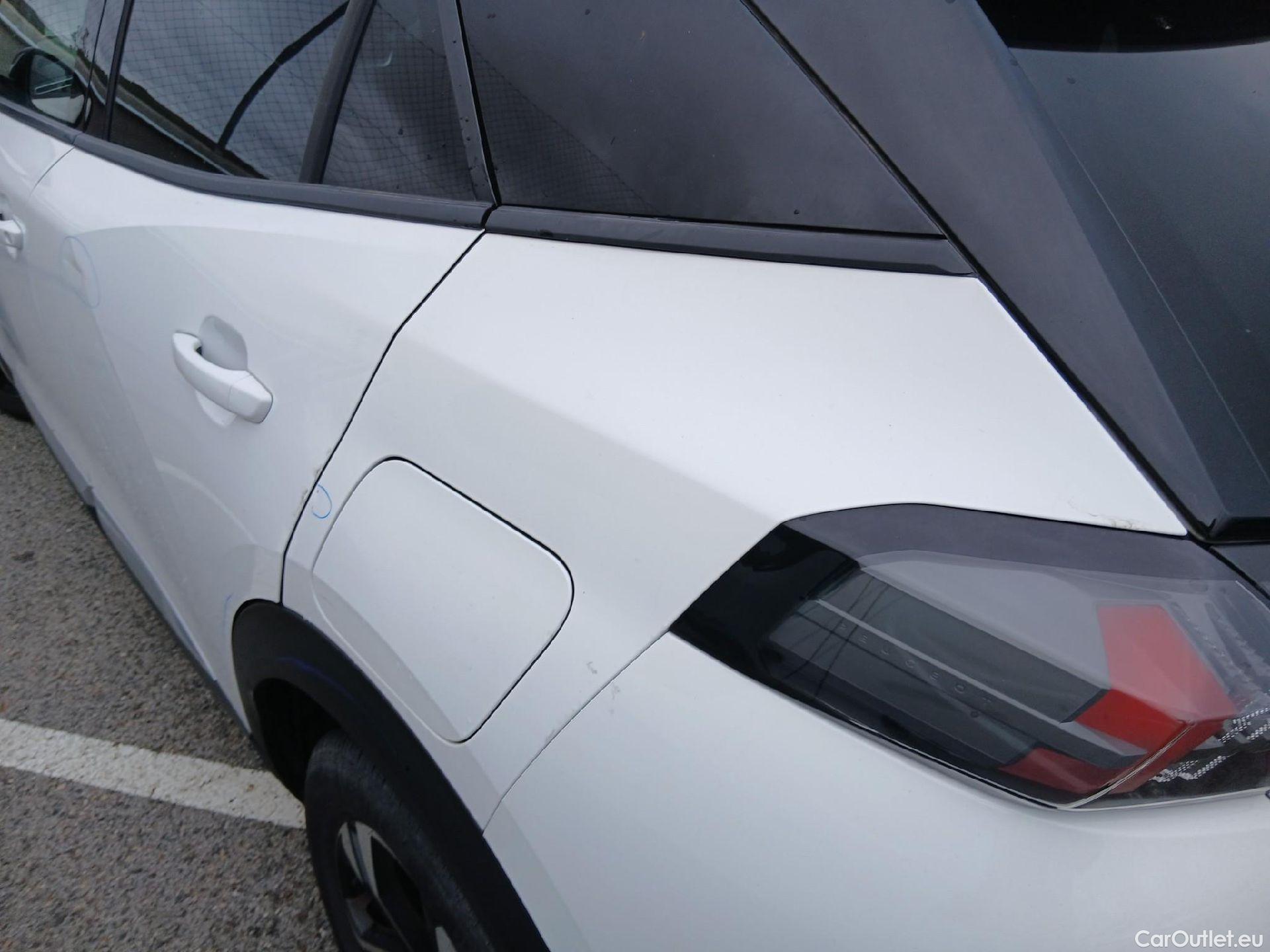  Peugeot  2008 PEUGEOT  / 2019 / 5P / todoterreno Allure BlueHDI 81kW (110CV) #35