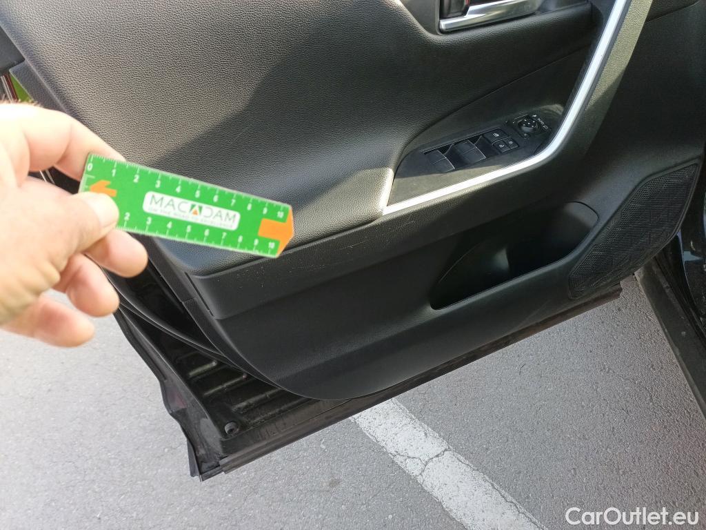  Toyota  RAV4 TOYOTA  / 2018 / 5P / todoterreno 2.5l 220H Advance #25