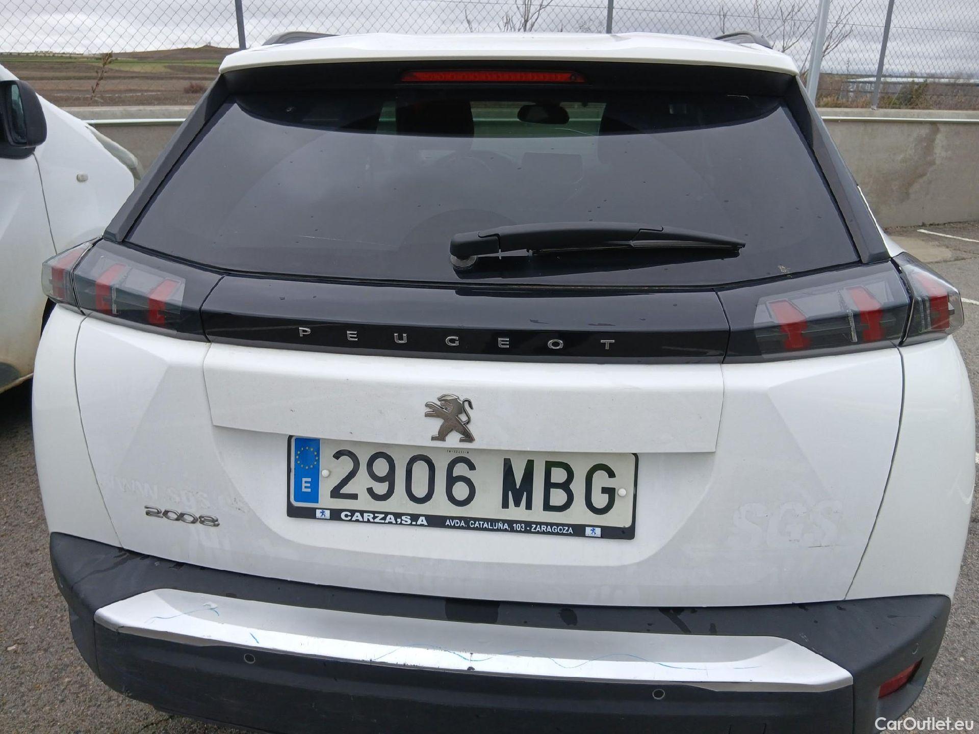  Peugeot  2008 PEUGEOT  / 2019 / 5P / todoterreno Allure BlueHDI 81kW (110CV) #43