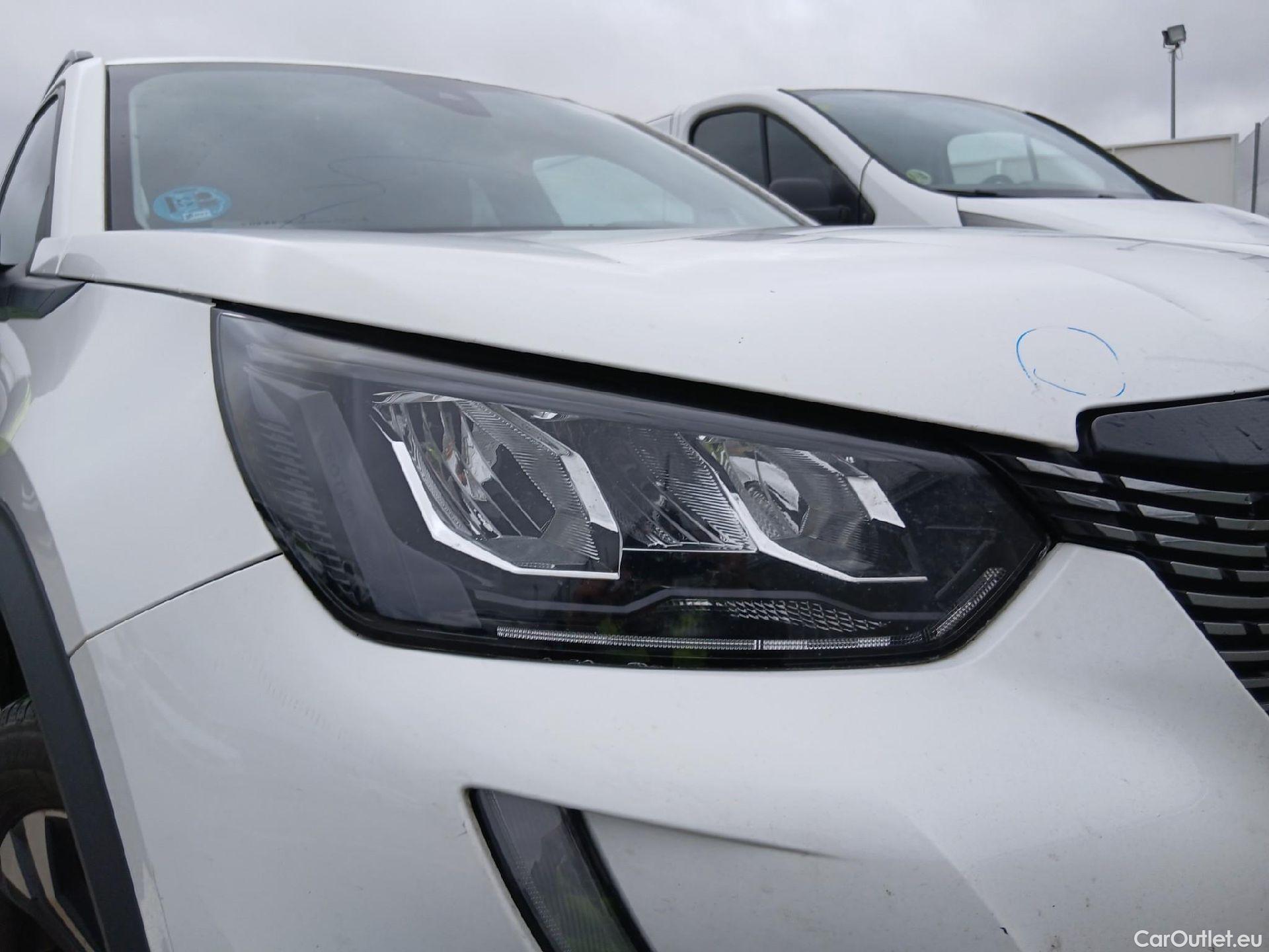  Peugeot  2008 PEUGEOT  / 2019 / 5P / todoterreno Allure BlueHDI 81kW (110CV) #15