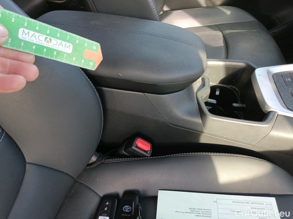 Toyota  RAV4 TOYOTA  / 2018 / 5P / todoterreno 2.5l 220H Advance #5