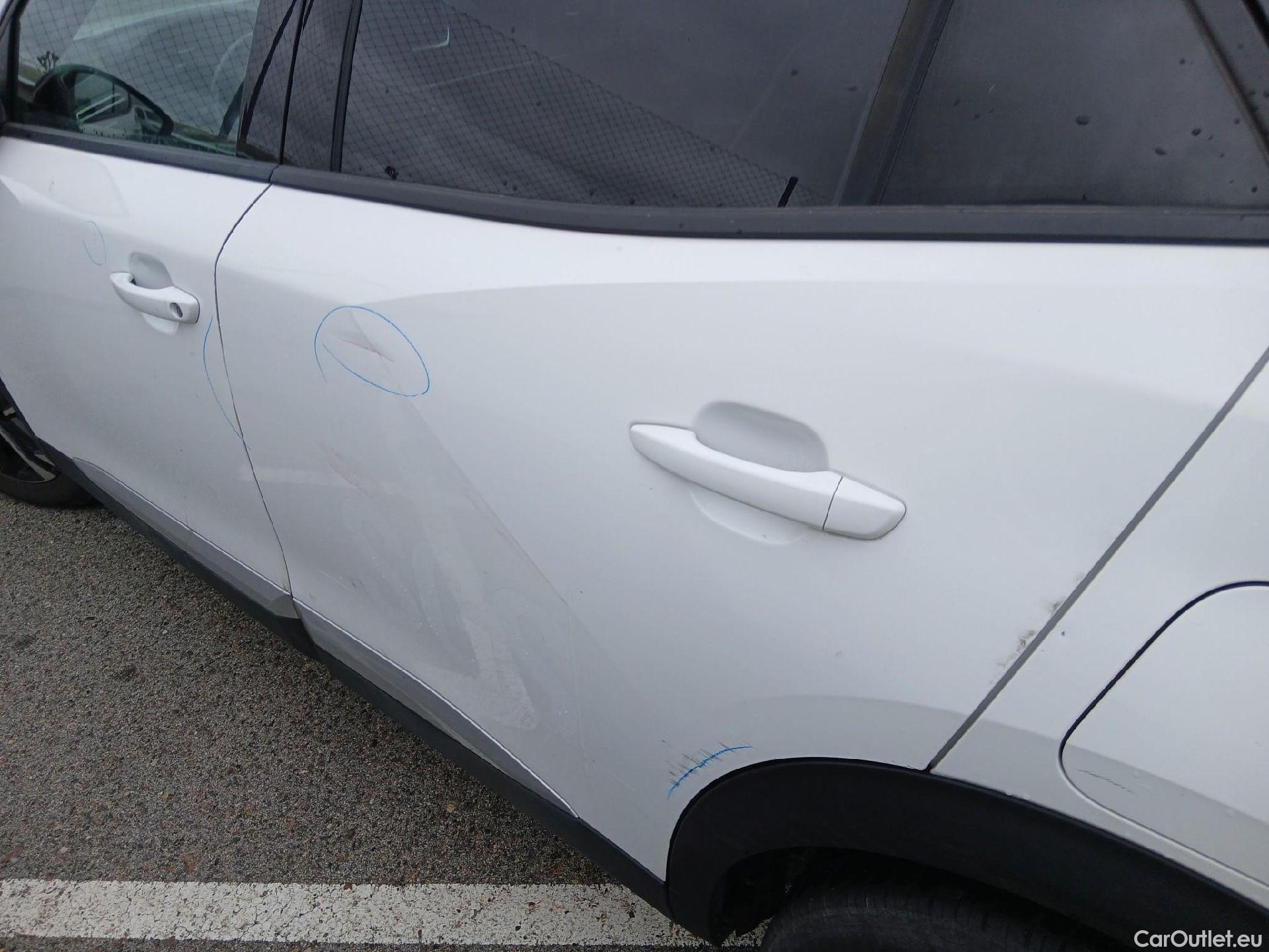  Peugeot  2008 PEUGEOT  / 2019 / 5P / todoterreno Allure BlueHDI 81kW (110CV) #27