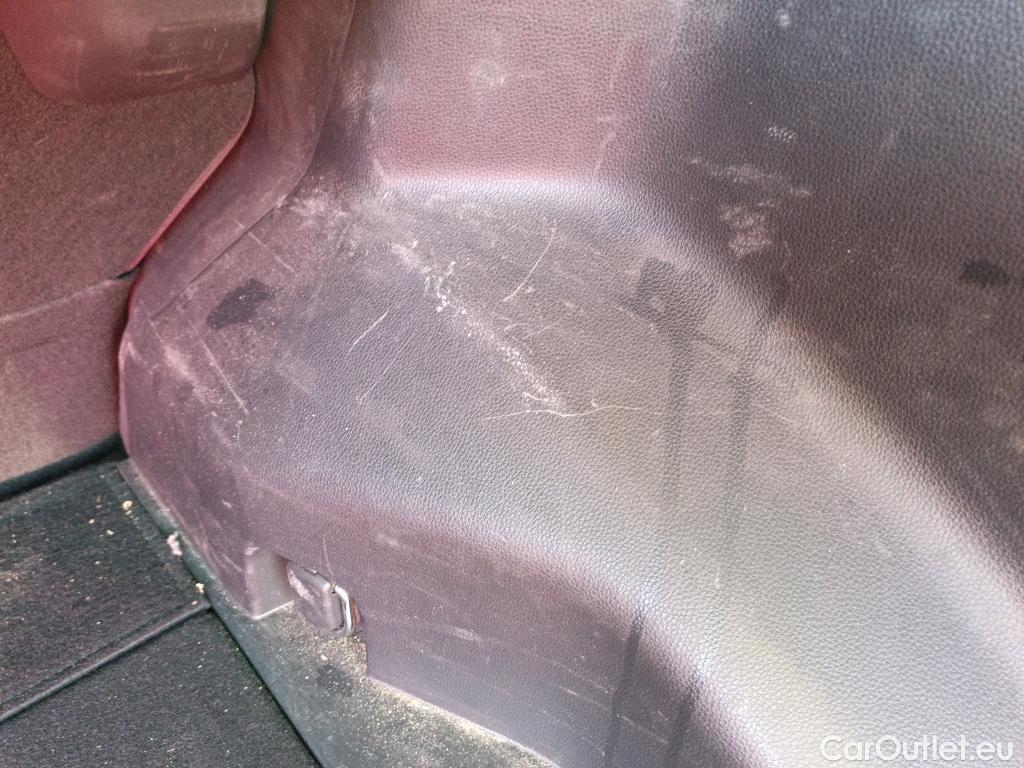  Toyota  RAV4 TOYOTA  / 2018 / 5P / todoterreno 2.5l 220H Advance #32