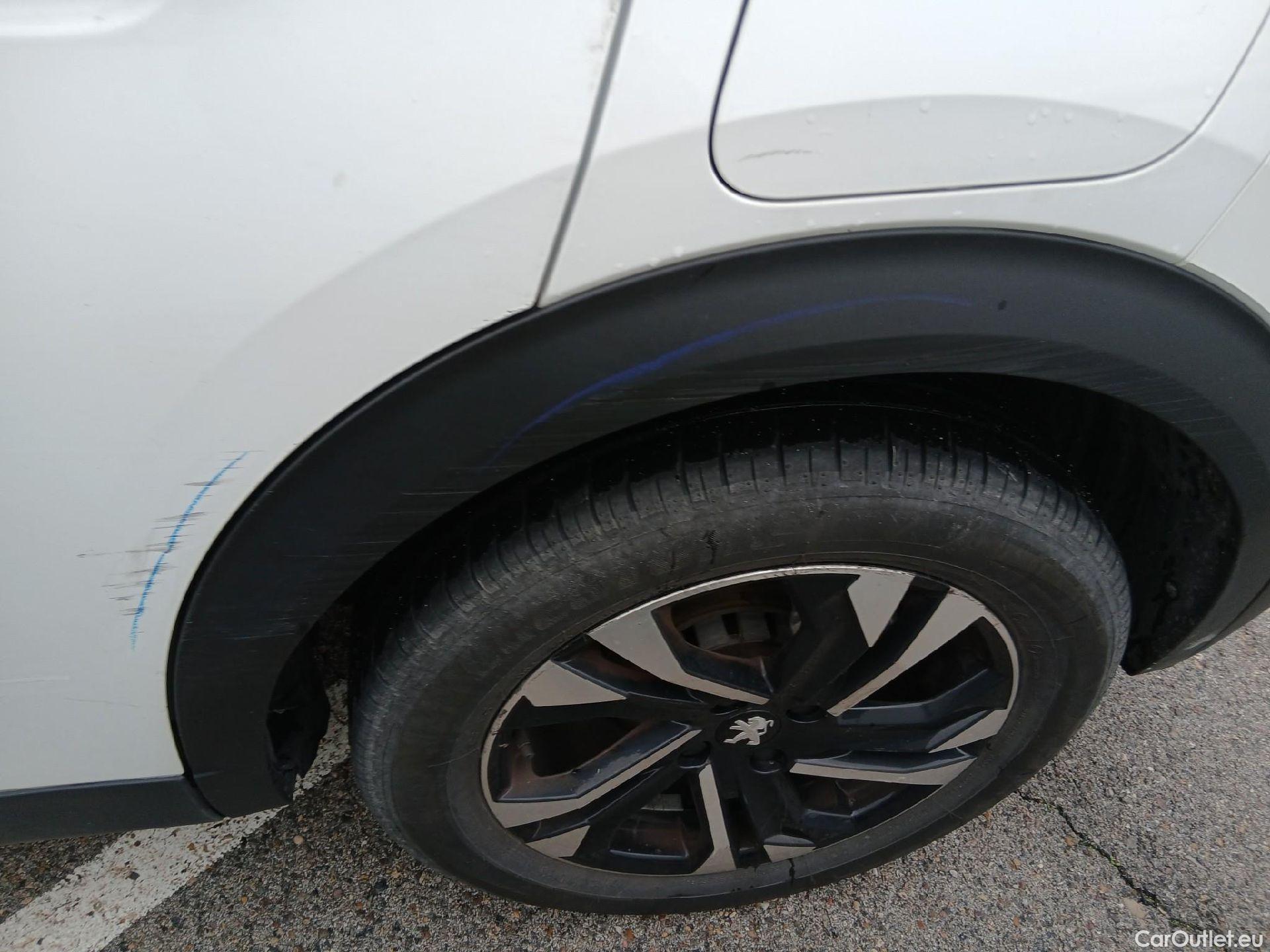  Peugeot  2008 PEUGEOT  / 2019 / 5P / todoterreno Allure BlueHDI 81kW (110CV) #30