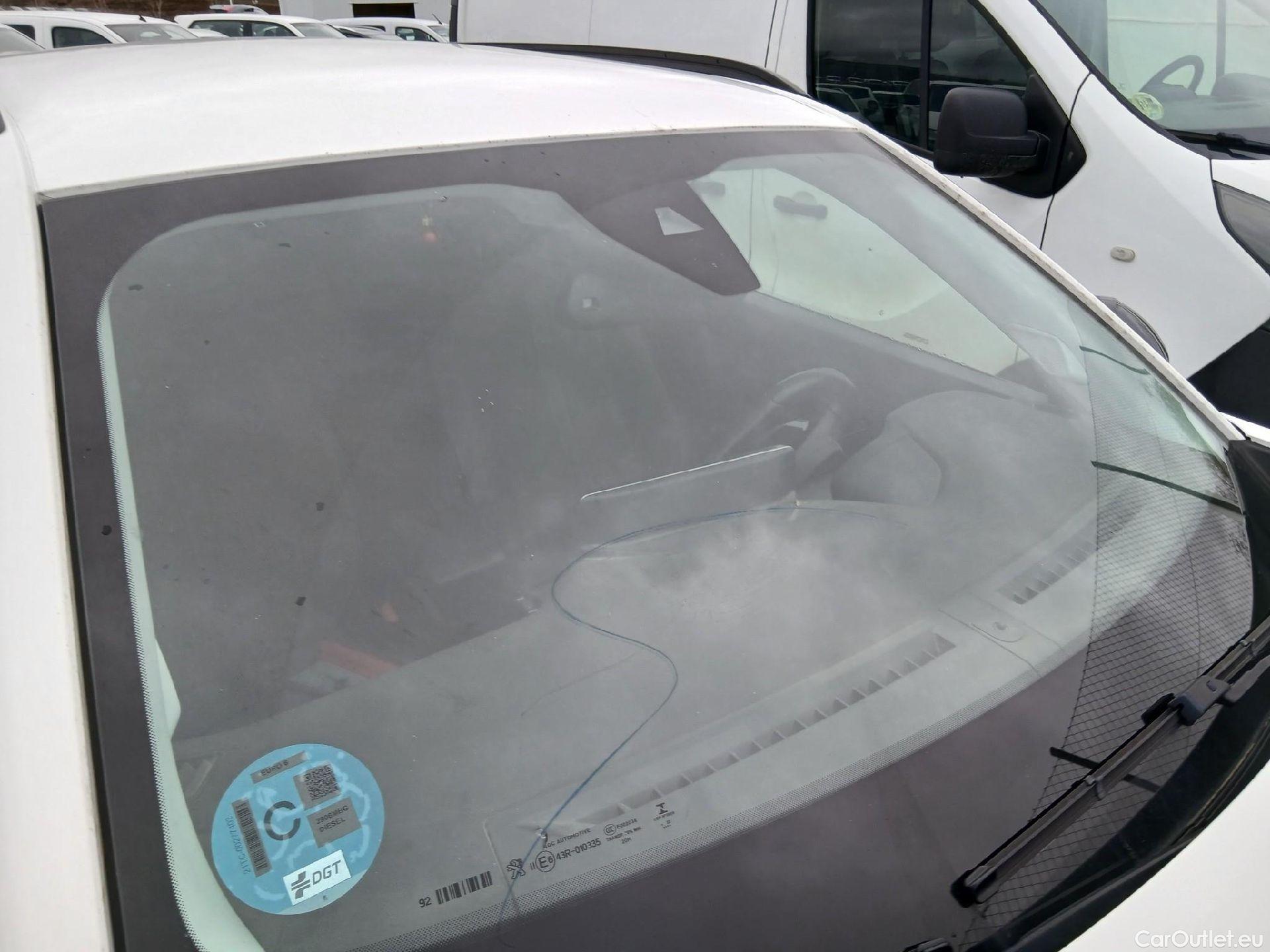  Peugeot  2008 PEUGEOT  / 2019 / 5P / todoterreno Allure BlueHDI 81kW (110CV) #1