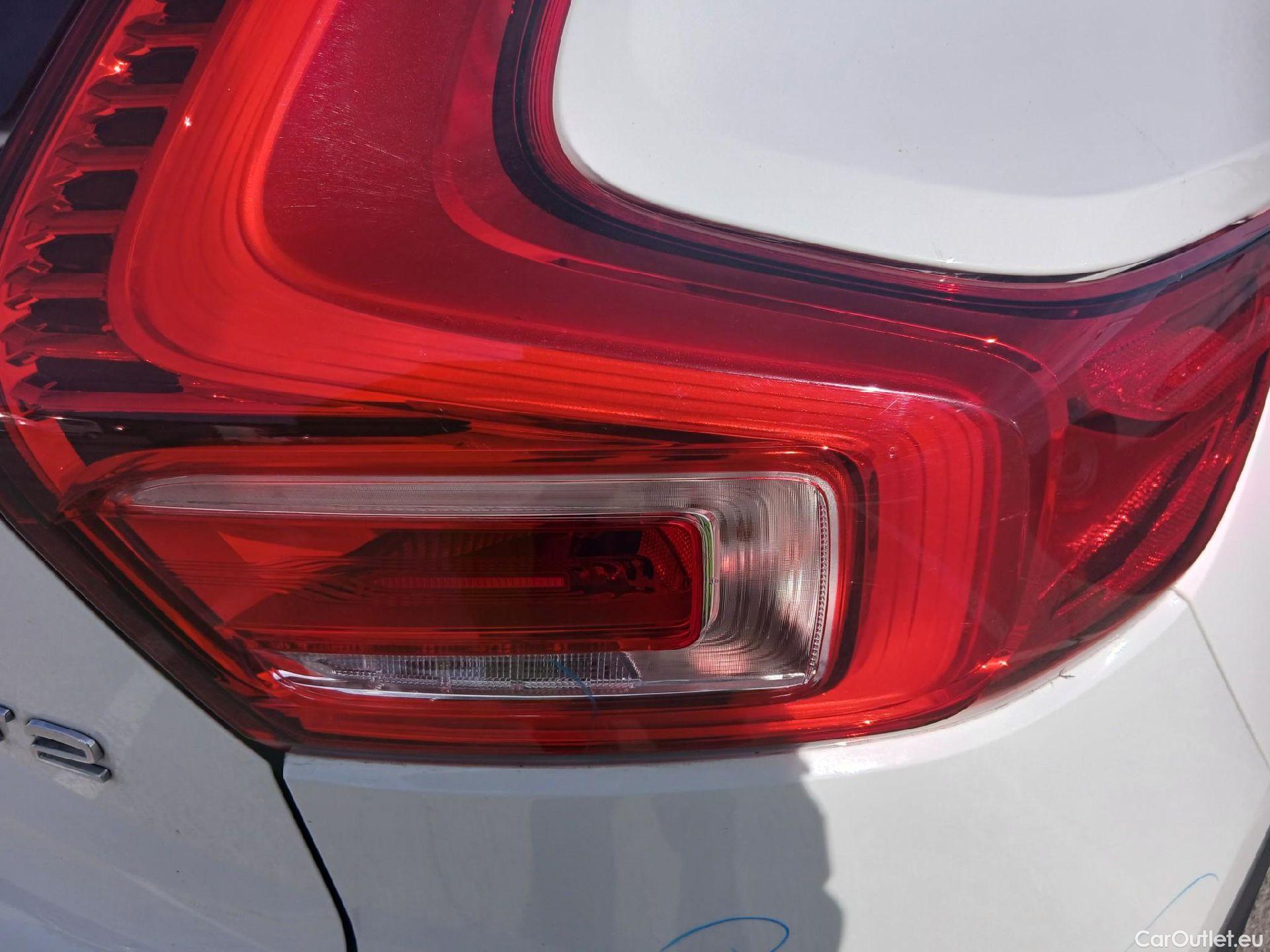  Volvo  XC 40 VOLVO XC40 todoterreno 1.5 T2 Momentum Auto130 CV #22