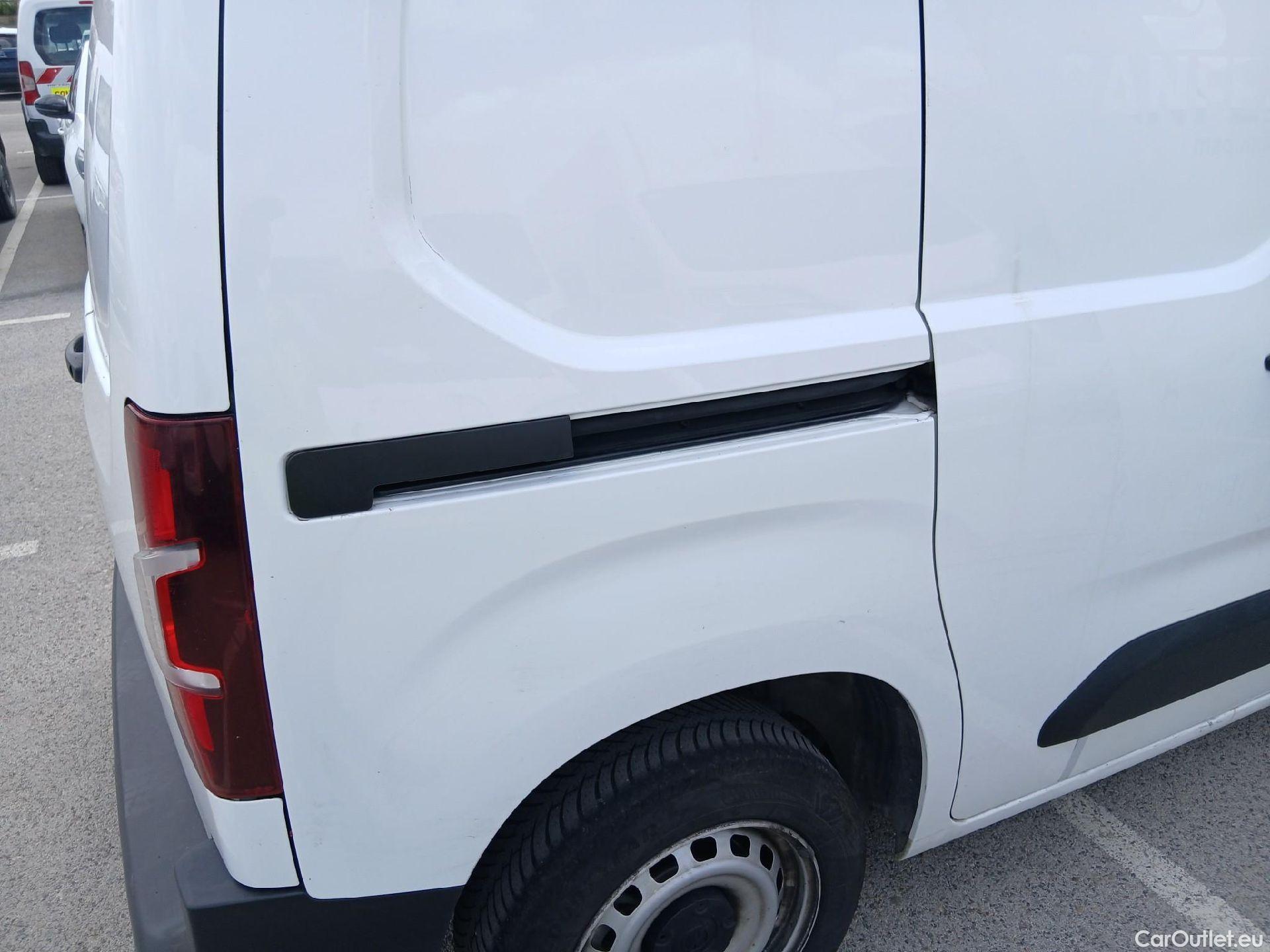  Opel  Combo OPEL  / 2018 / 4P / furgón derivado de turismo 1.5 TD 75kW (100CV) Select L H1 650kg #29