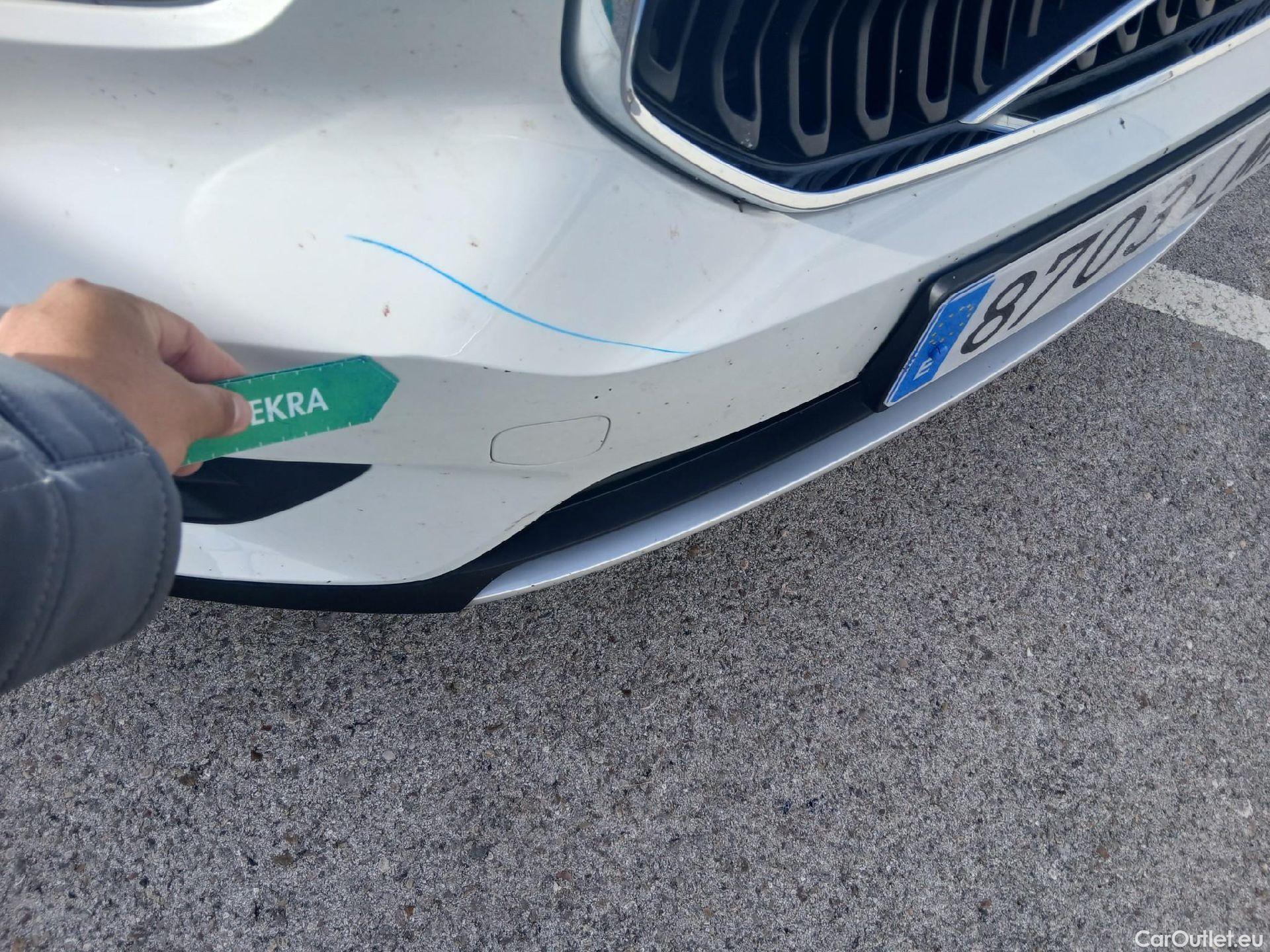  Volvo  XC 40 VOLVO XC40 todoterreno 1.5 T2 Momentum Auto130 CV #7
