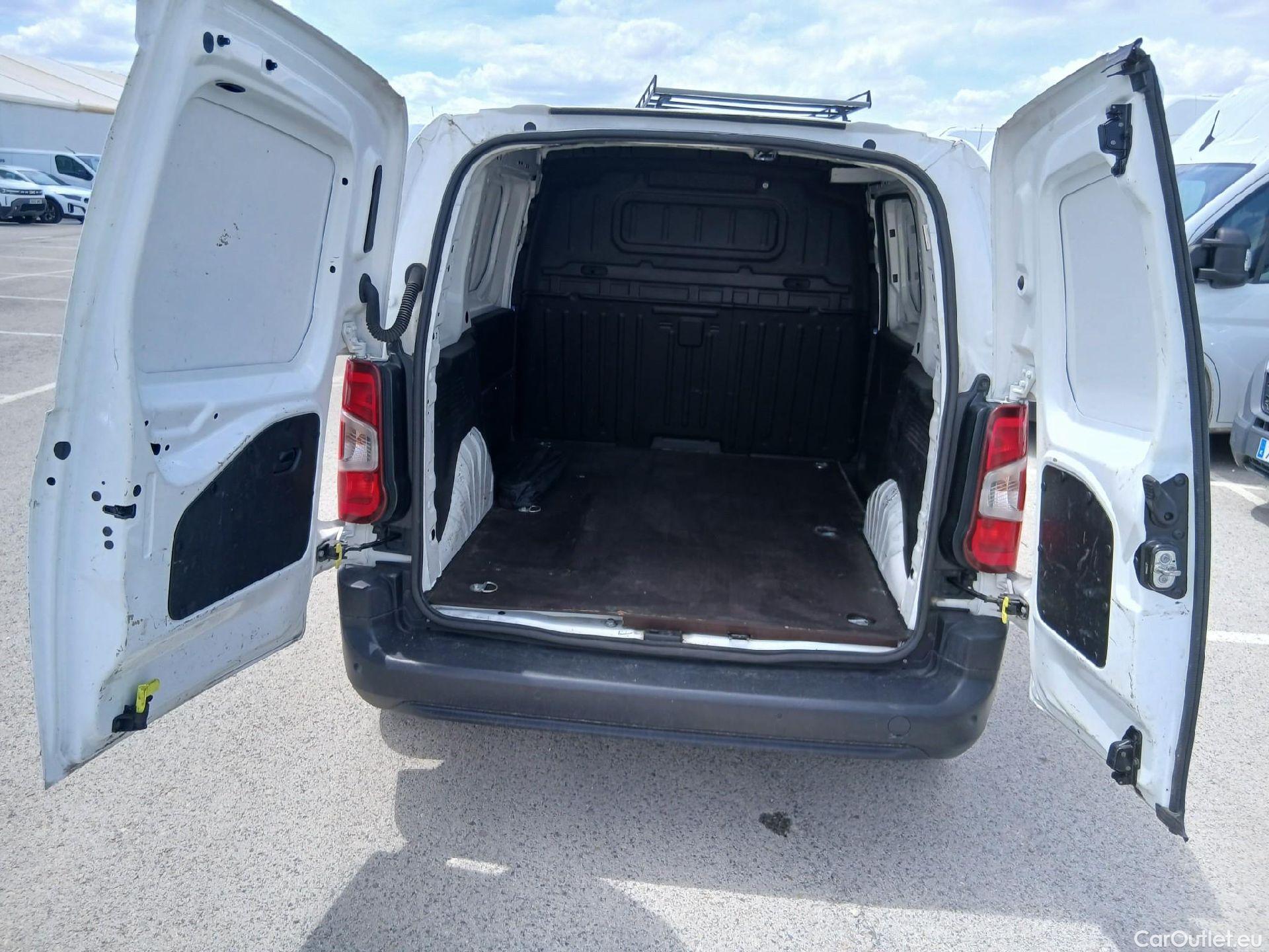  Opel  Combo OPEL  / 2018 / 4P / furgón derivado de turismo 1.5 TD 75kW (100CV) Select L H1 650kg #24