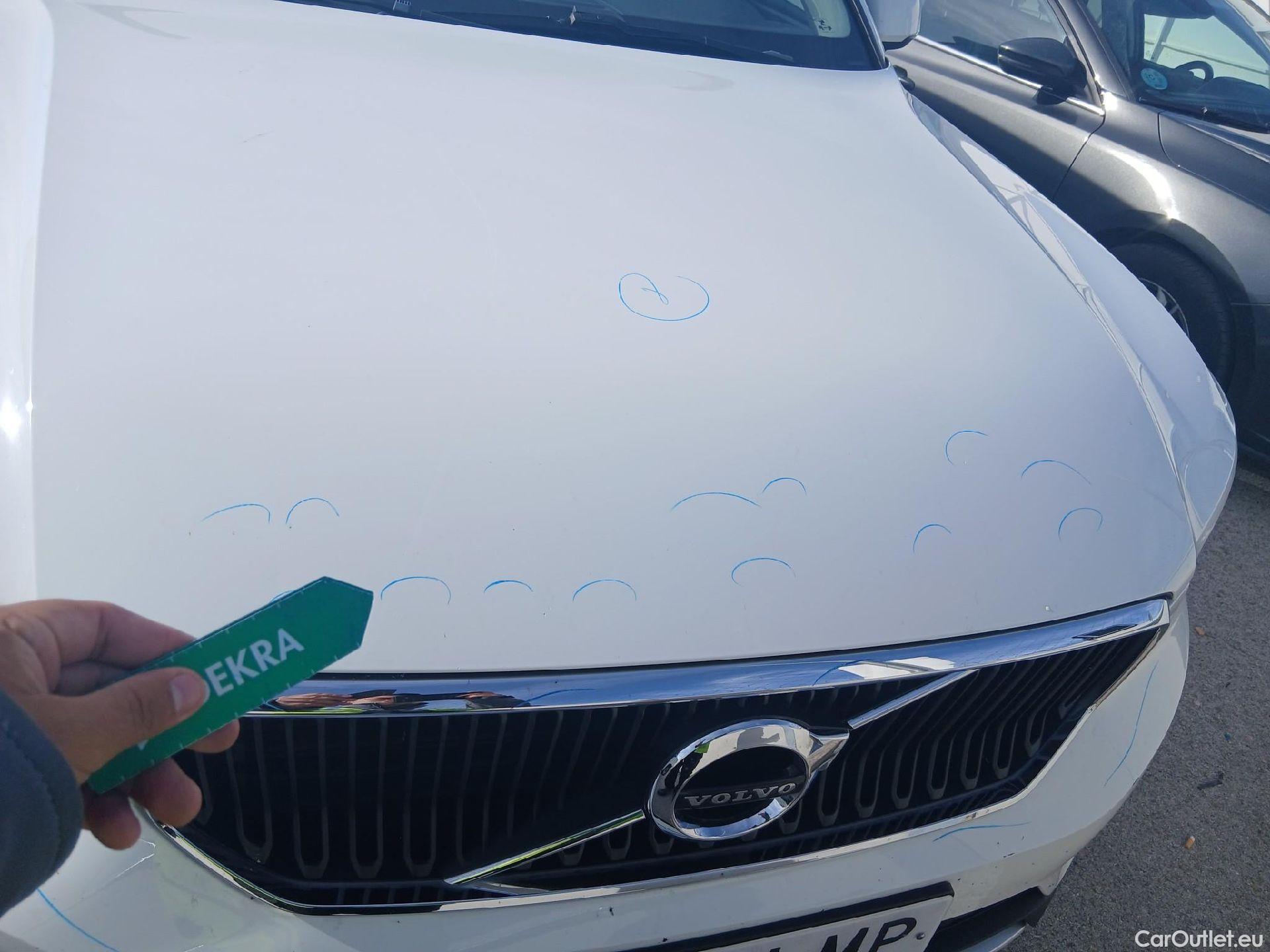  Volvo  XC 40 VOLVO XC40 todoterreno 1.5 T2 Momentum Auto130 CV #14