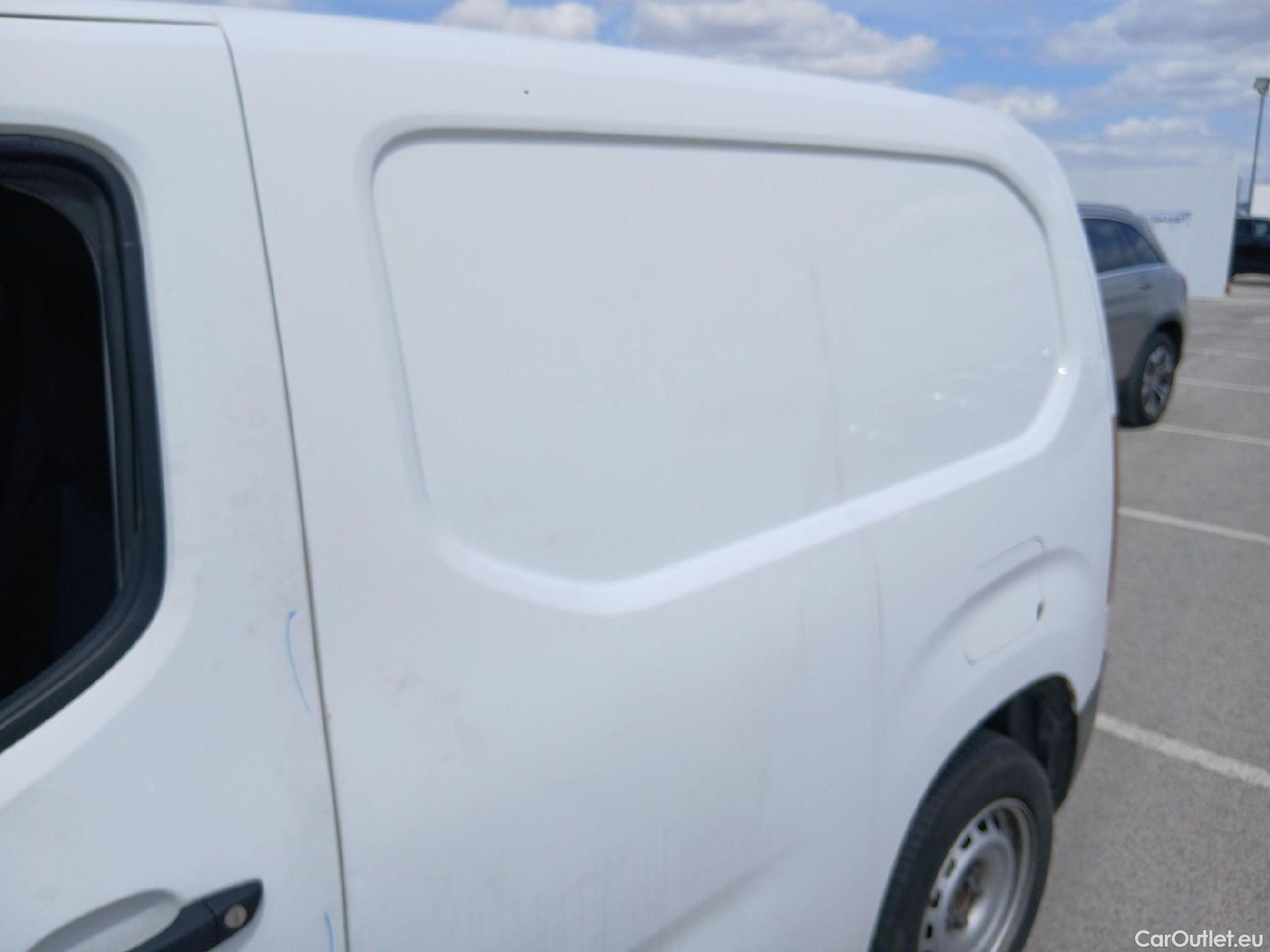  Opel  Combo OPEL  / 2018 / 4P / furgón derivado de turismo 1.5 TD 75kW (100CV) Select L H1 650kg #15