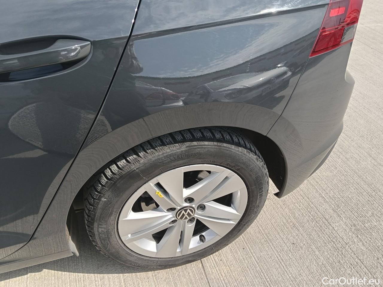  Volkswagen  Golf  Life 1.0 TSI #38