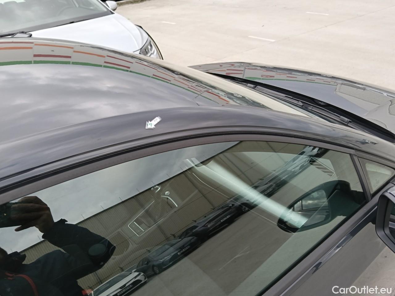  Volkswagen  Golf  Life 1.0 TSI #35